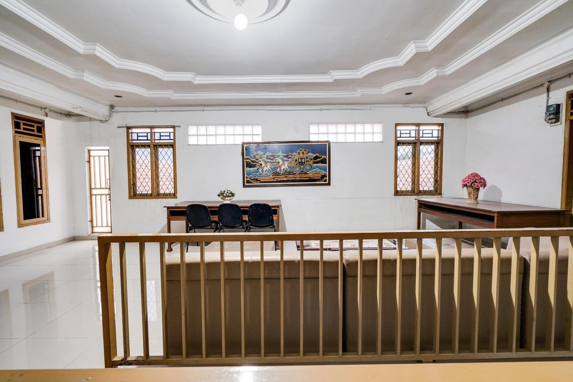 Oyo Life 91994 Sawerigading Jatinangor Syariah Hotel Sayang Luaran gambar